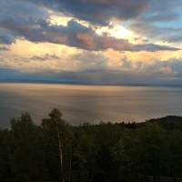 Coucher de soleil vue de la terrasse du chalet de prestige Ilaali dans Charlevoix. Bonne nuit!