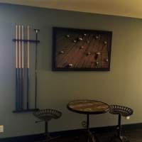 Au Chalet Ilaali du Versant du Massif, prenez une pause entre 2 parties de billard, ping-pong or hockey.