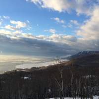 Vue des pistes de ski au Massif de Charlevoix, de la terrasse du chalet Ilaali.