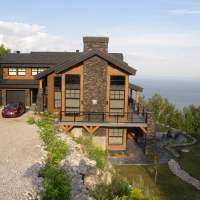 Arrivant à Ilaali, après une belle journée de plein-air dans Charlevoix.