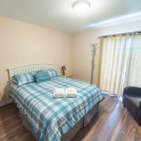 CHAMBRE #4 - REZ DE JARDIN - PORTE PATIO