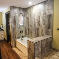 Douche et bain avec finition de haute gamme au chalet de prestige Ilaali a louer, près du Massif de Charlevoix.