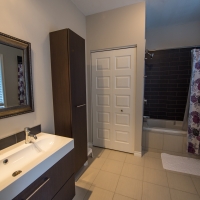 salle de bain rez-de-chaussé du chalet à louer