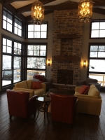 Chalet Ilaali de Prestige Charlevoix, au Versant du Massif, avec grand salon avec foyer cathédrale